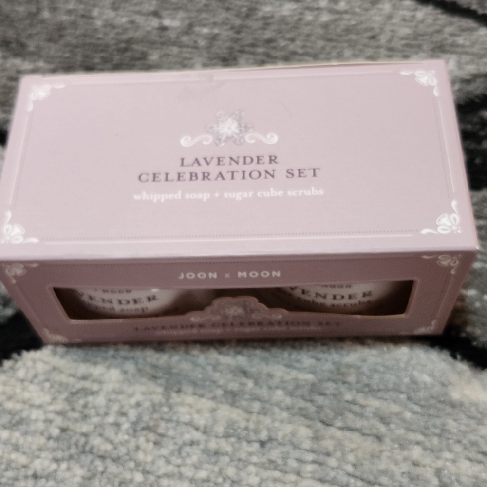 JOON X MOON LAVENDER CELEBRATION WHIPPED SOAP & SUGAR CUBE SCRUBS SET - Picture 6 of 9
